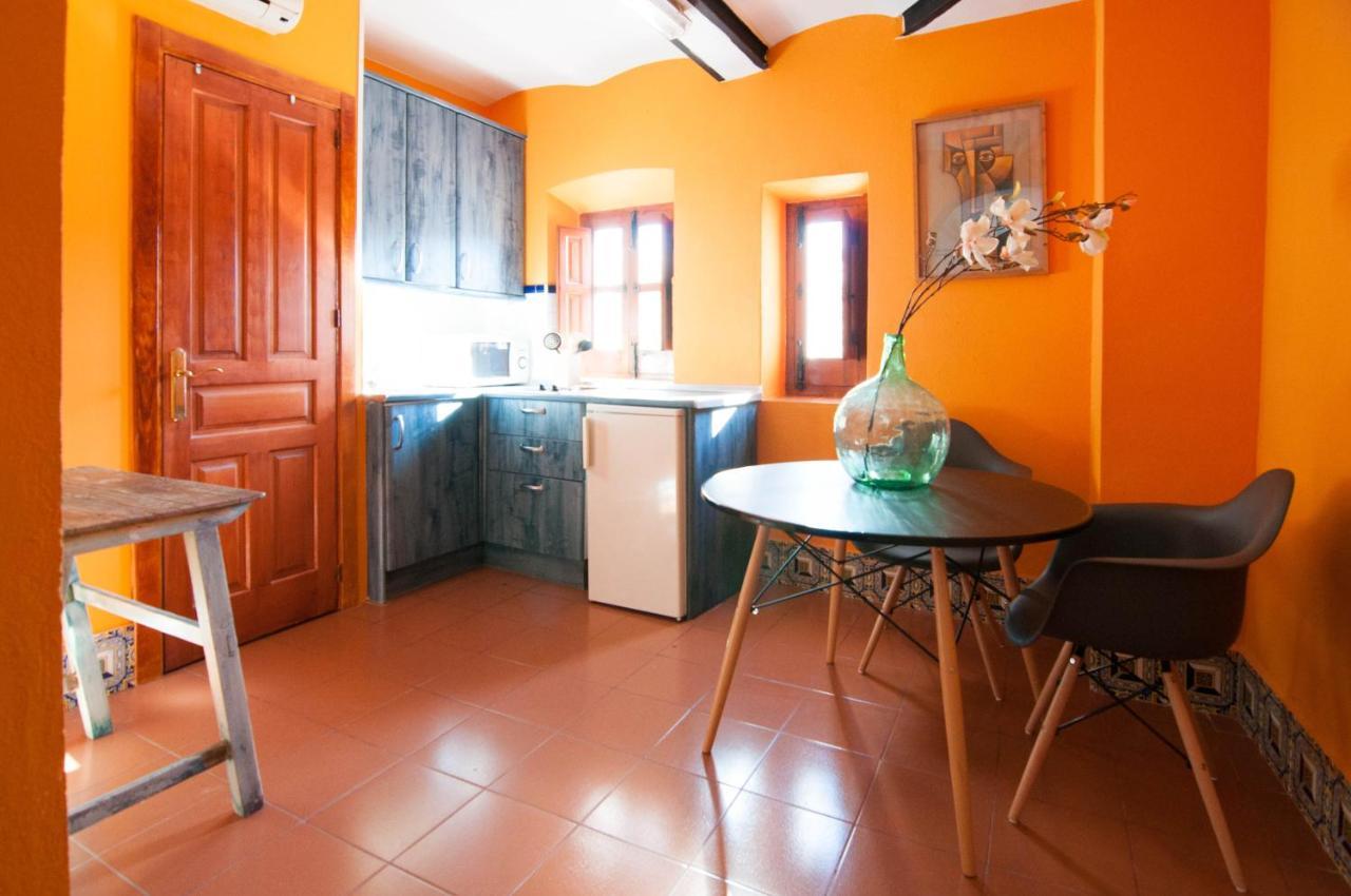 Apartamentos De La Parte Antigua De Касерес Екстер'єр фото