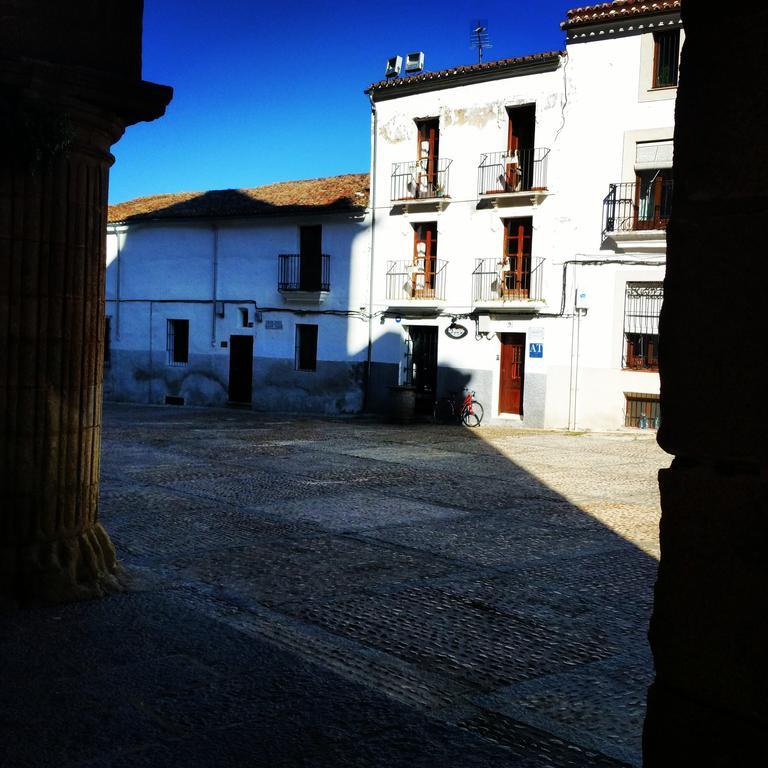 Apartamentos De La Parte Antigua De Касерес Екстер'єр фото